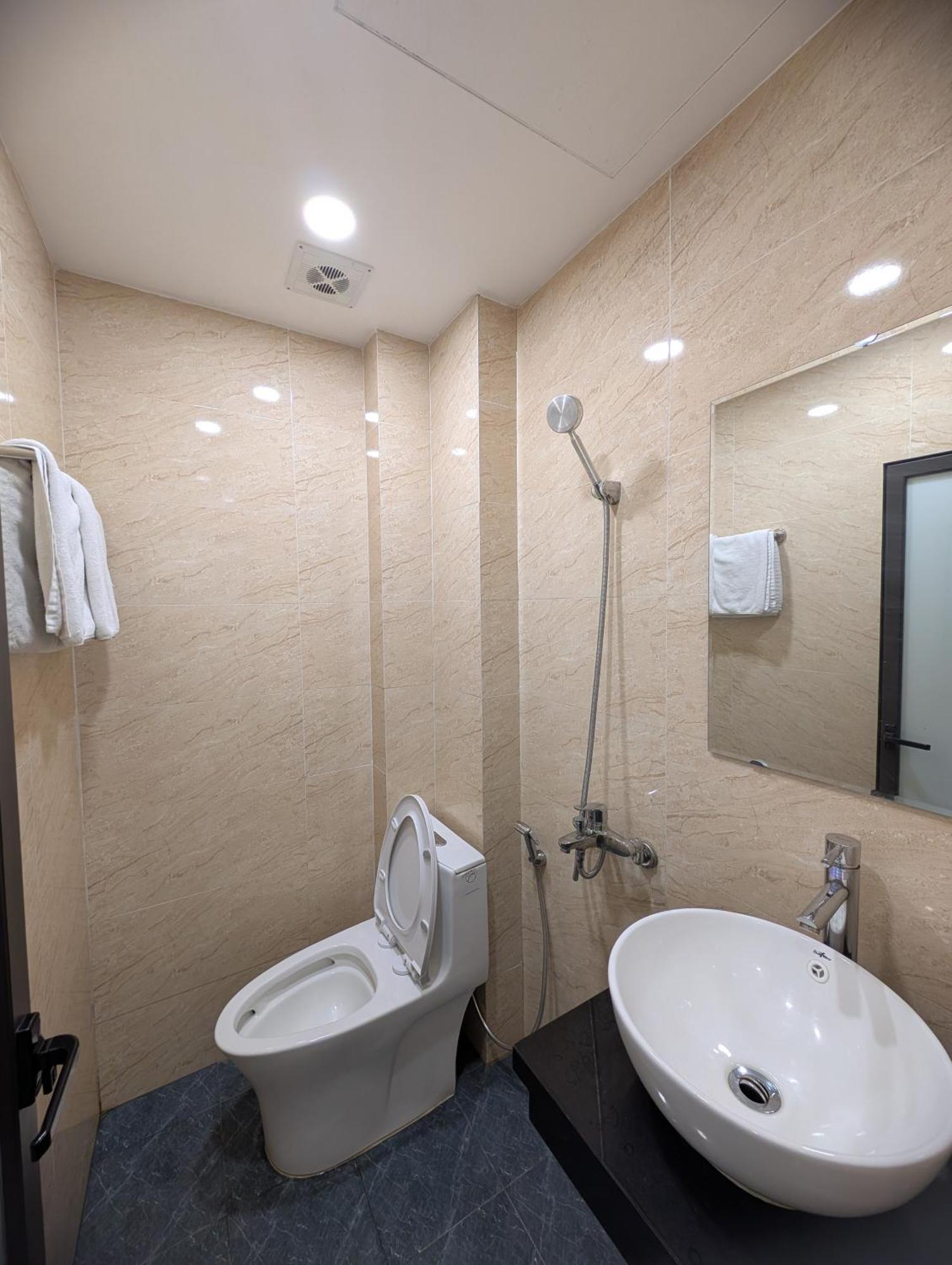 Era Apartment 158 Nguyen Khanh Toan Hanoi Luaran gambar